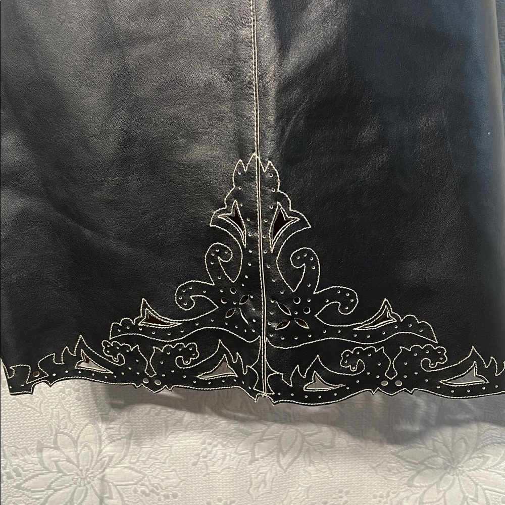 Escada cutwork leather skirt size 36/4 - Picture 3 of 12